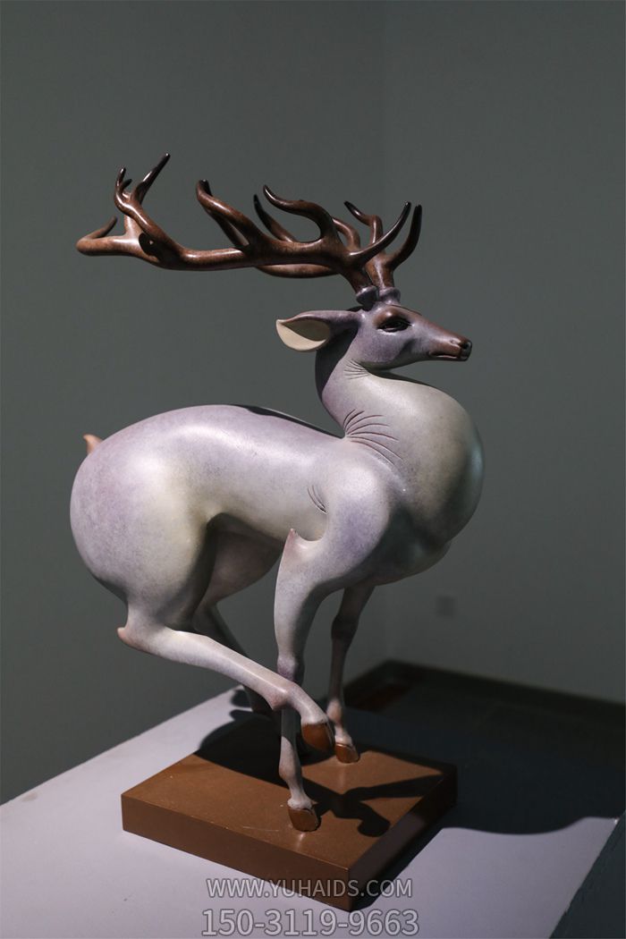 玻璃钢室内创意跳跃的梅花鹿博鱼网页版