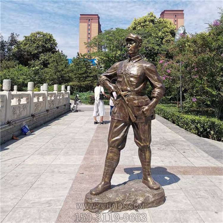 景区户外摆放玻璃钢仿铜解放军人物雕像博鱼网页版