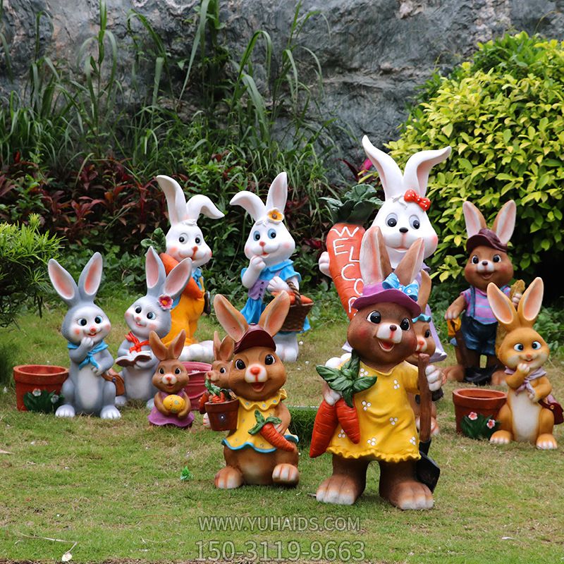 儿童乐园摆放一群玻璃钢彩绘兔子博鱼网页版