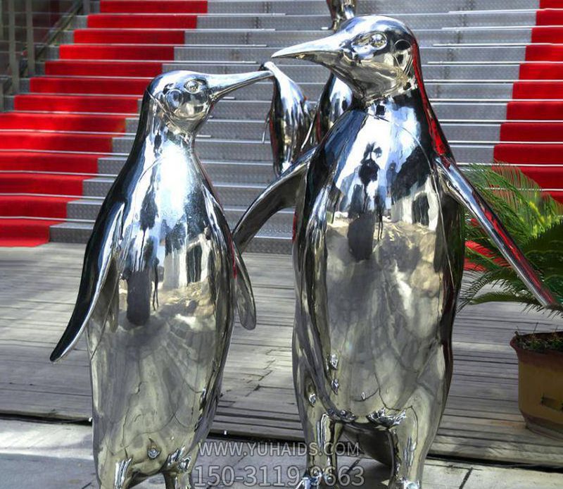 街道创意不锈钢白钢两只企鹅博鱼网页版