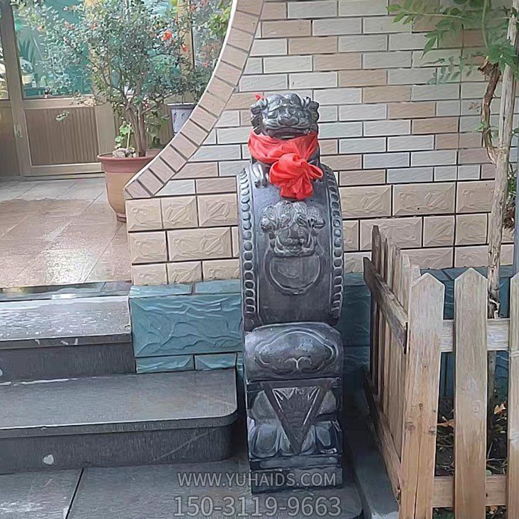 庭院门口摆放大理石做旧小狮子抱鼓石门墩博鱼网页版