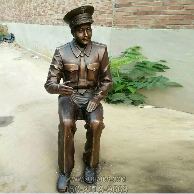 玻璃钢仿铜警察坐像博鱼网页版