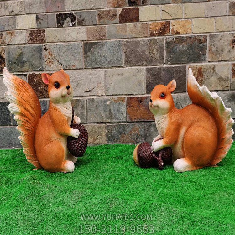 玻璃钢仿真松鼠抱送给博鱼网页版