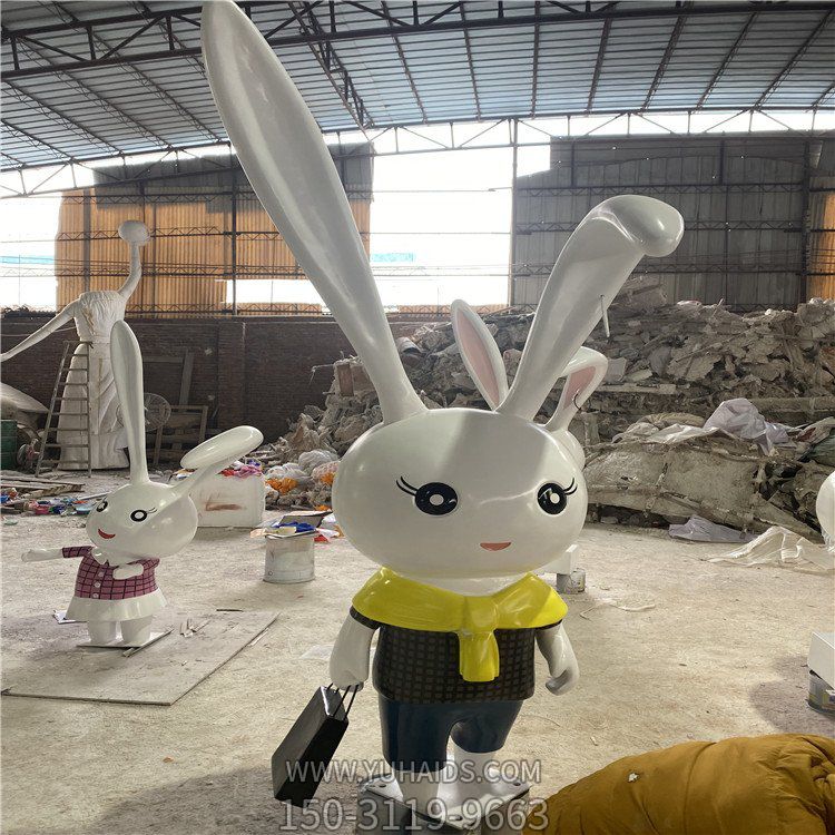 购物的玻璃钢卡通兔子景观商场户外景观美陈摆件博鱼网页版