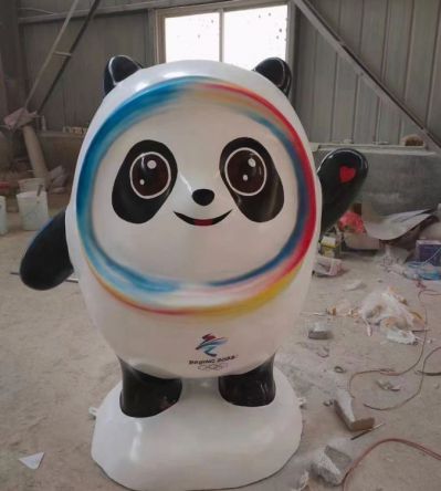 玻璃钢冰墩墩博鱼网页版，商场大厦美陈摆件