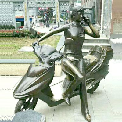 公园广场玻璃钢仿铜骑摩托车的女孩博鱼网页版