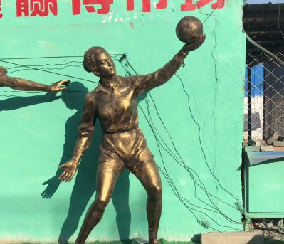 广场打排球学生人玻璃钢仿物博鱼网页版