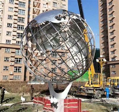 小区不锈钢创意大型白钢镂空地球仪博鱼网页版