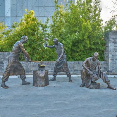 打铁场景人物铜雕，铸铜铸造民俗生活人物情景博鱼网页版