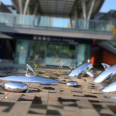 不锈钢镜面抽象海豚群 商业街小品博鱼网页版