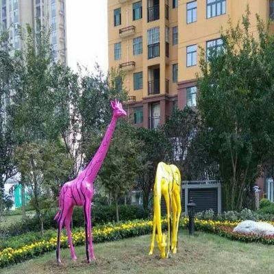 小区园林玻璃钢彩绘长颈鹿博鱼网页版