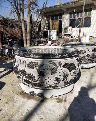 别墅庭院摆放天然石材青石浮雕荷花鲤鱼水缸