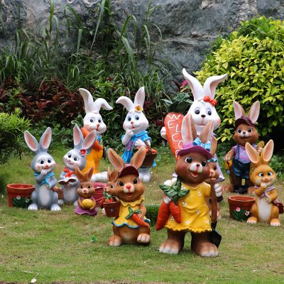 儿童乐园摆放一群玻璃钢彩绘兔子博鱼网页版