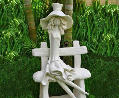 坐着的美女公园石雕美女博鱼网页版