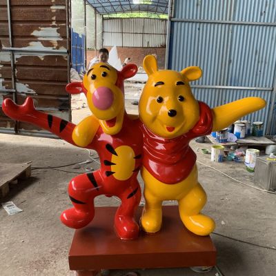 幼儿园玻璃钢卡通户外园林维尼熊博鱼网页版