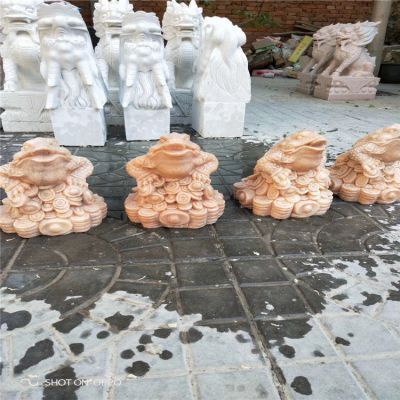 花园四只石雕抽象青蛙博鱼网页版