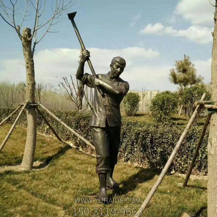 园林景区玻璃钢仿铜干农活的人物博鱼网页版