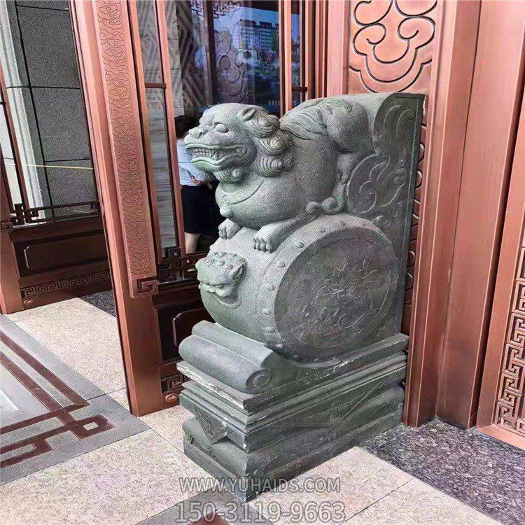 大门两侧石雕抱鼓石博鱼网页版
