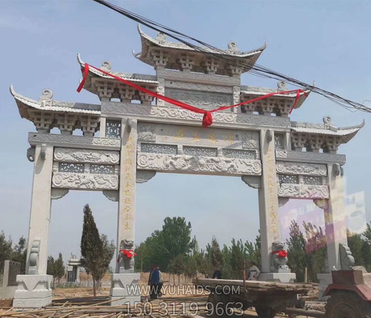 乡村墓园摆放三门五楼大理石牌坊石雕博鱼网页版