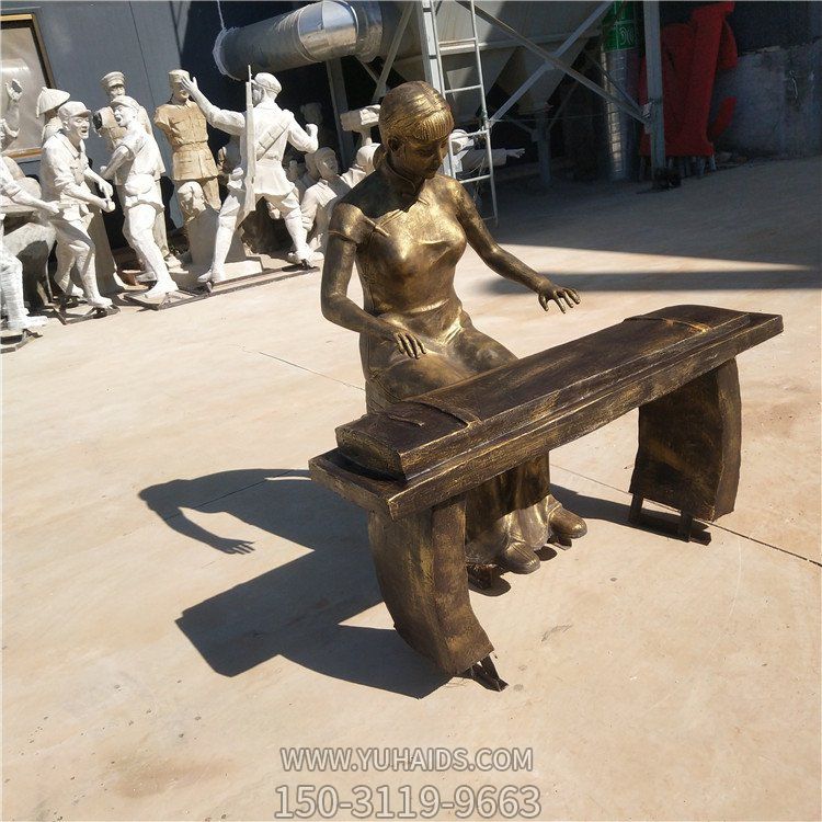 商业街摆放玻璃钢仿铜弹古筝人物小品博鱼网页版