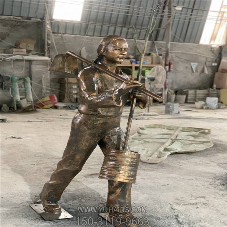 公园户外摆放玻璃钢仿铜植树人物小品博鱼网页版