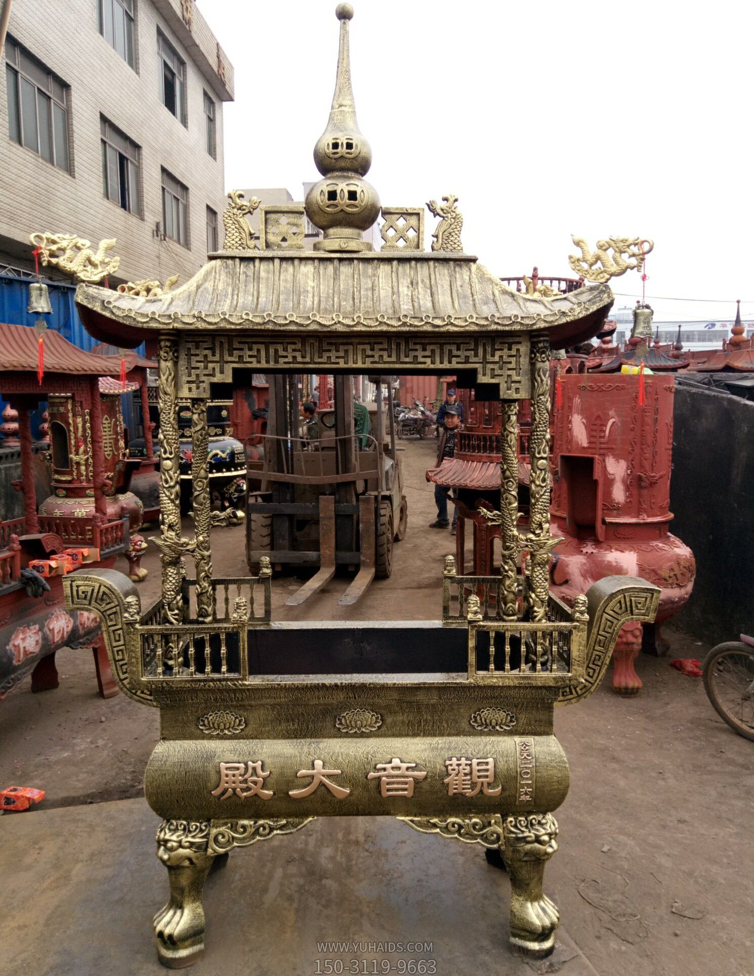 四龙柱铸铁漆金长形道观户外摆放香炉摆件博鱼网页版