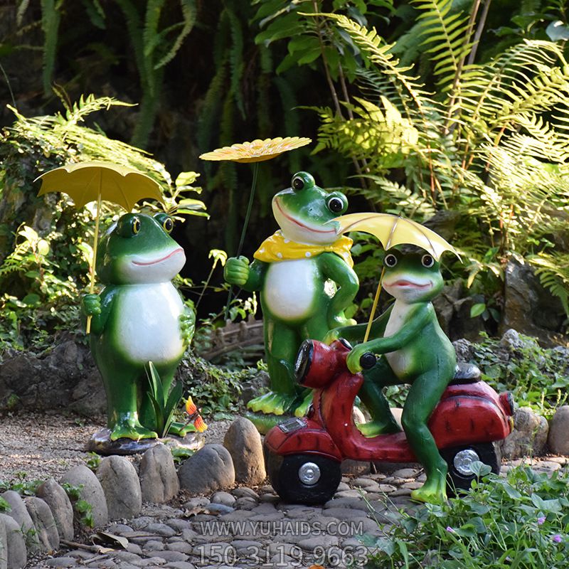 花园三只站立的玻璃钢青蛙博鱼网页版