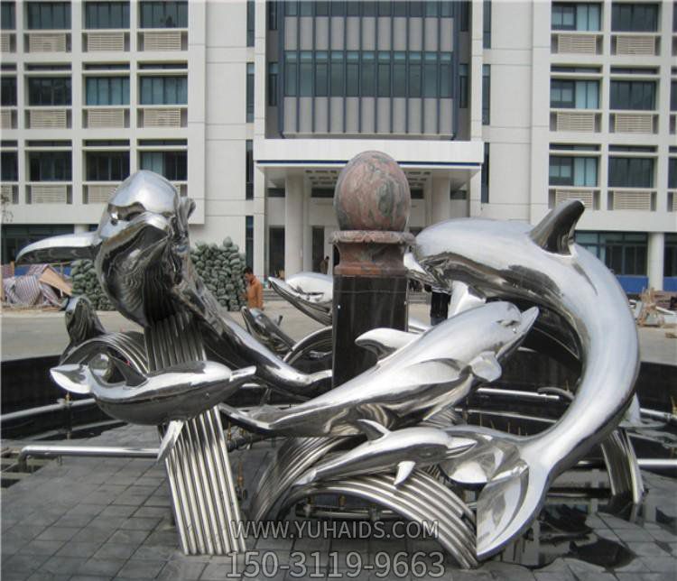 酒店多只游走的不锈钢海豚博鱼网页版