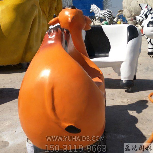 商场摆放玻璃钢彩绘座椅小品博鱼网页版