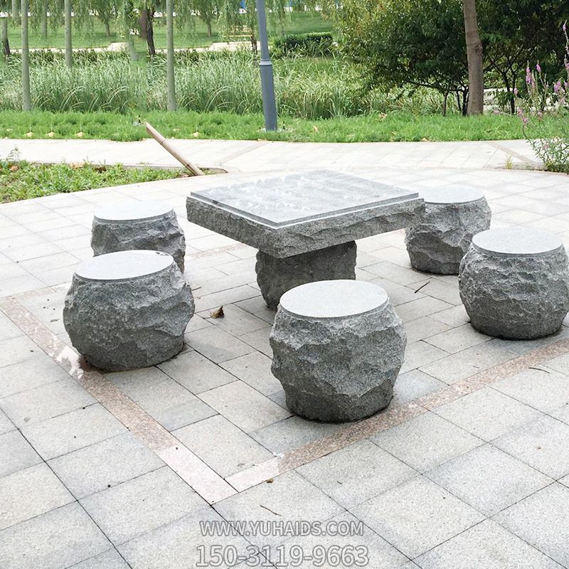 城市公园户外摆放不规则石桌凳博鱼网页版