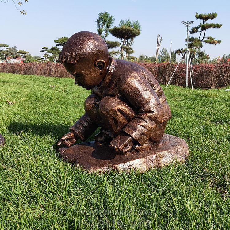 80年代的小男孩抓蛐蛐博鱼网页版