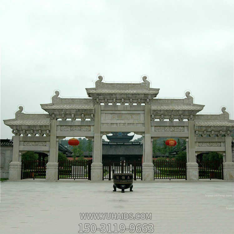 景点寺庙入口摆放青石雕刻中式五门门楼石牌坊博鱼网页版