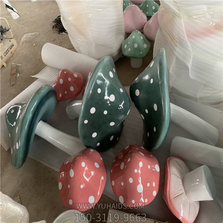 游乐园摆放玻璃钢蘑菇园林景观小品博鱼网页版