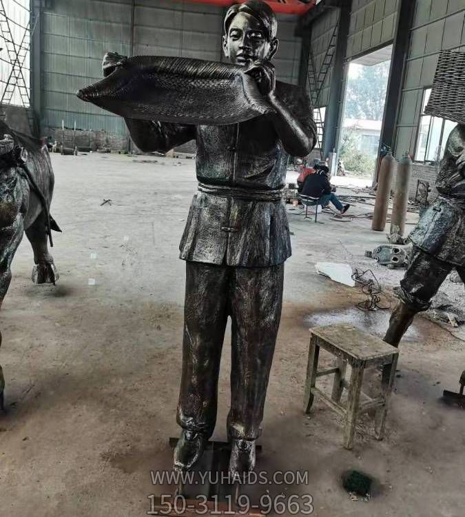 商业街古镇摆放铸铜典古主题人物小品博鱼网页版