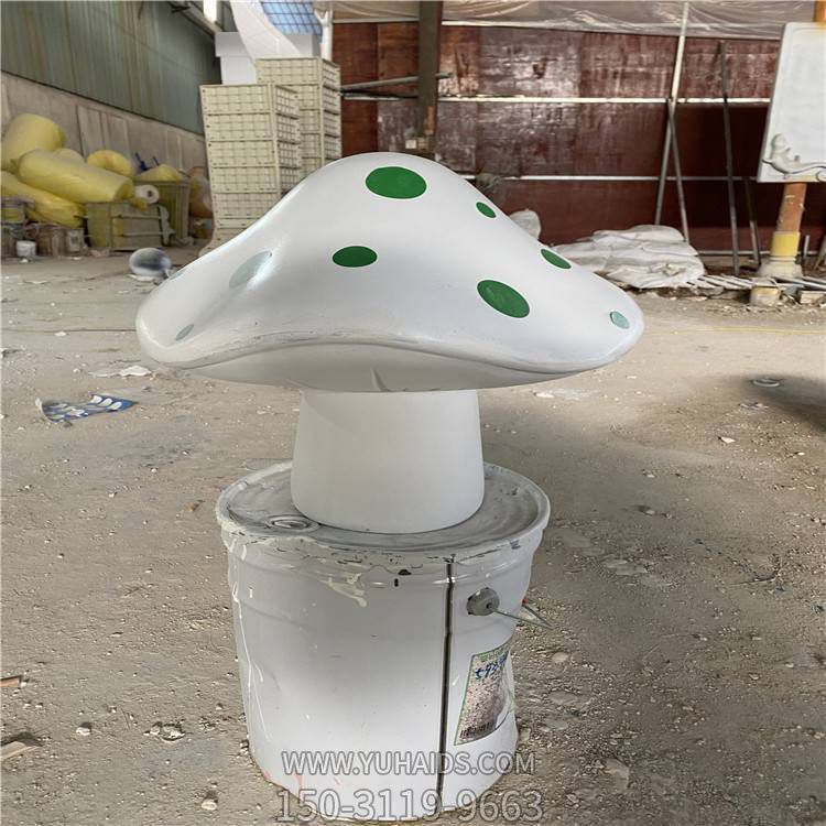 游乐园装饰玻璃钢小蘑菇景观博鱼网页版