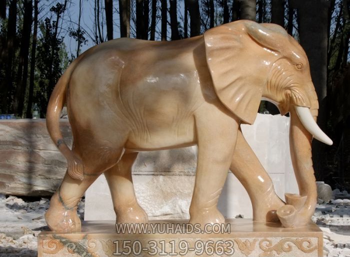 户外创意晚霞红石雕大象博鱼网页版
