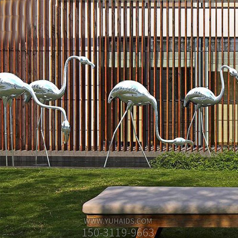 公园别墅草坪行走的不锈钢火烈鸟博鱼网页版