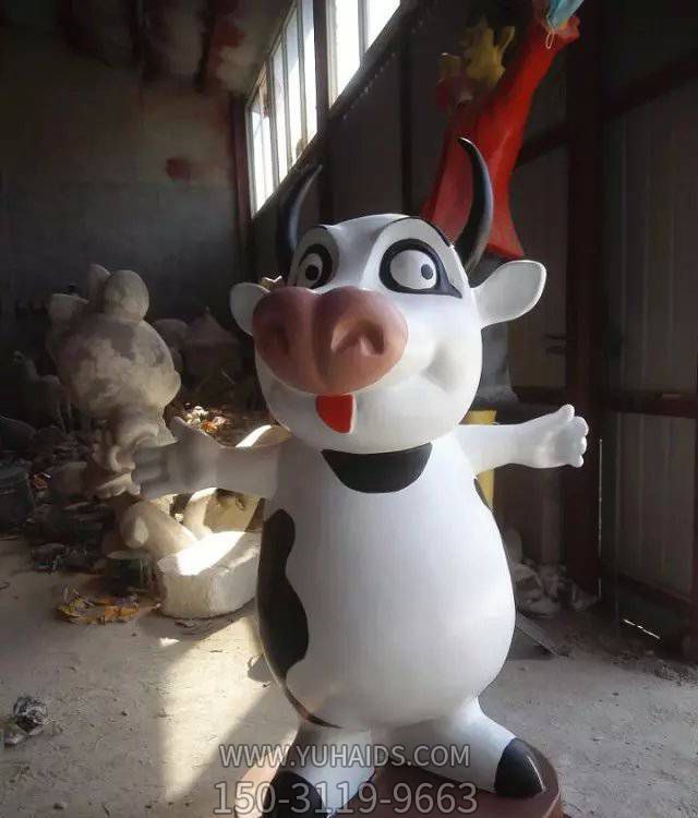 卡通动物猪牛兔龙羊玻璃钢广场装饰摆设博鱼网页版