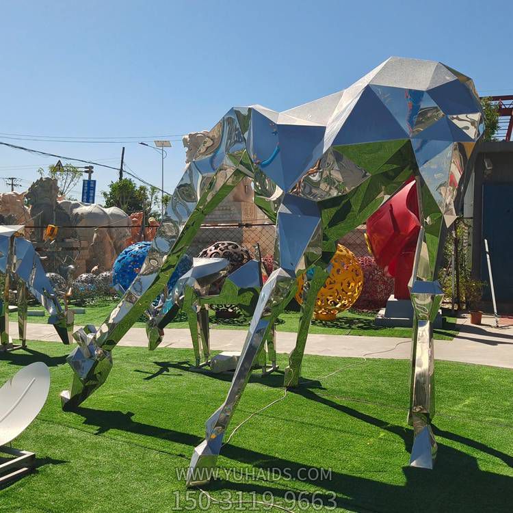 户外大型不锈钢几何抽象长颈鹿博鱼网页版