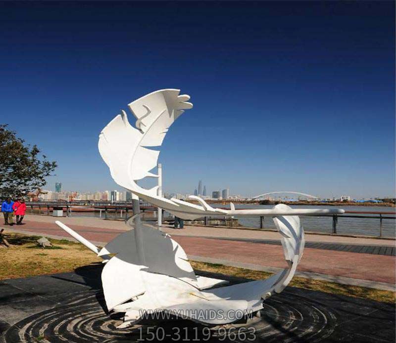 户外街边摆放大型抽象的羽毛博鱼网页版