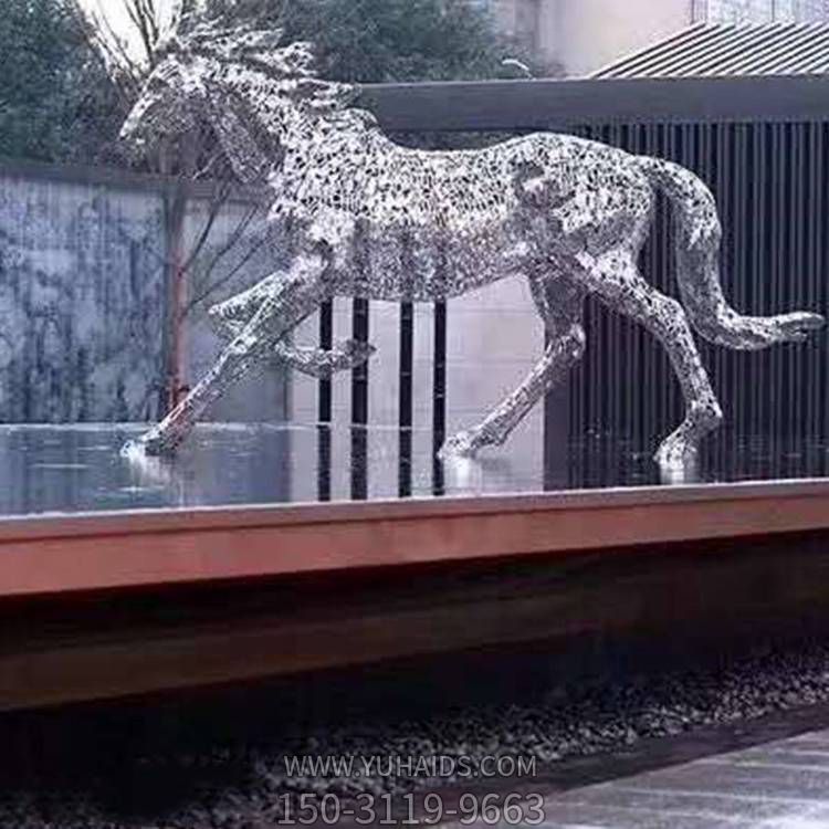 售楼部户外摆放不锈钢镂空马水景观博鱼网页版