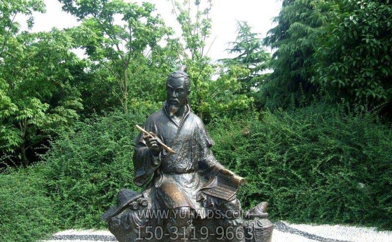 公园拿着毛笔写字的渔翁人物景观铜雕博鱼网页版