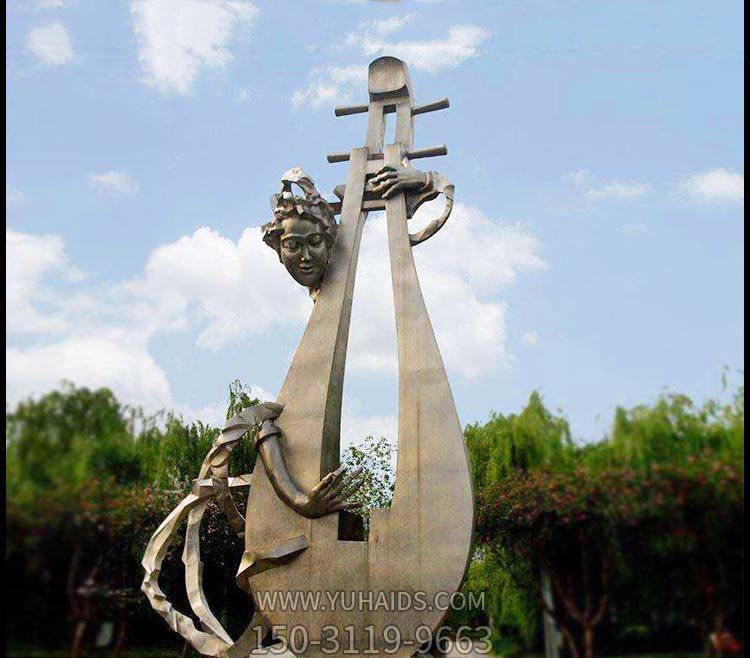 大型弹琵琶的抽象人物铜雕弹博鱼网页版