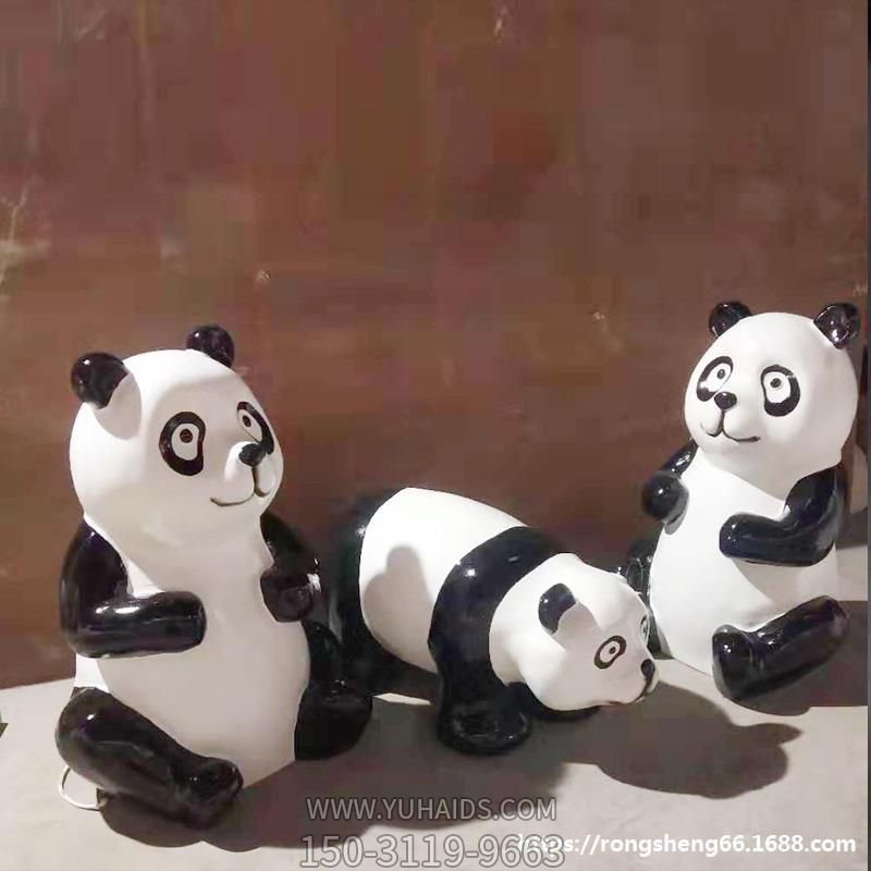 熊猫博鱼网页版-酒店学院摆放的卡通熊猫玻璃钢博鱼网页版