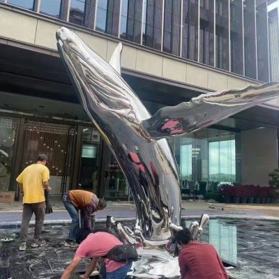 大型不锈钢鲸鱼鲲鱼定制镂空海豚摆件售楼部户外商场水景摆件