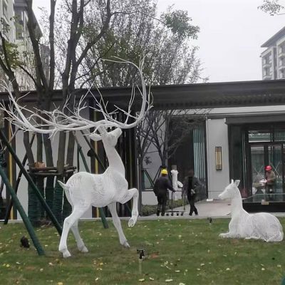 不锈钢铁艺镂空树角鹿小区草地装饰小品