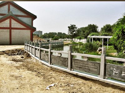 寺院人工湖造景青石刻字栏杆