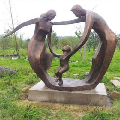 仿铜户外公园抽象一家三口人物景观