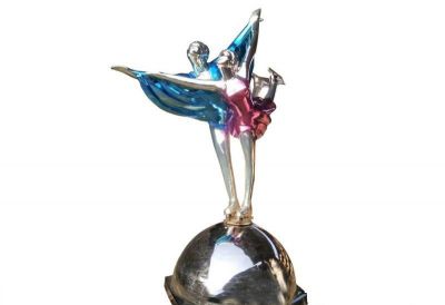 滑冰博鱼网页版-运动场摆放不锈钢彩色花样滑冰人物博鱼网页版