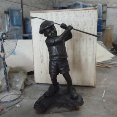 玻璃钢仿铜儿童童趣打高尔夫博鱼网页版